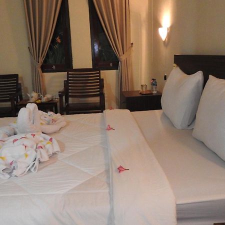 D'Batur Hotel Senggigi Habitación foto