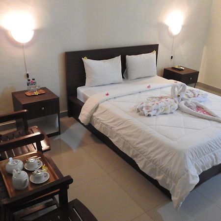 D'Batur Hotel Senggigi Habitación foto