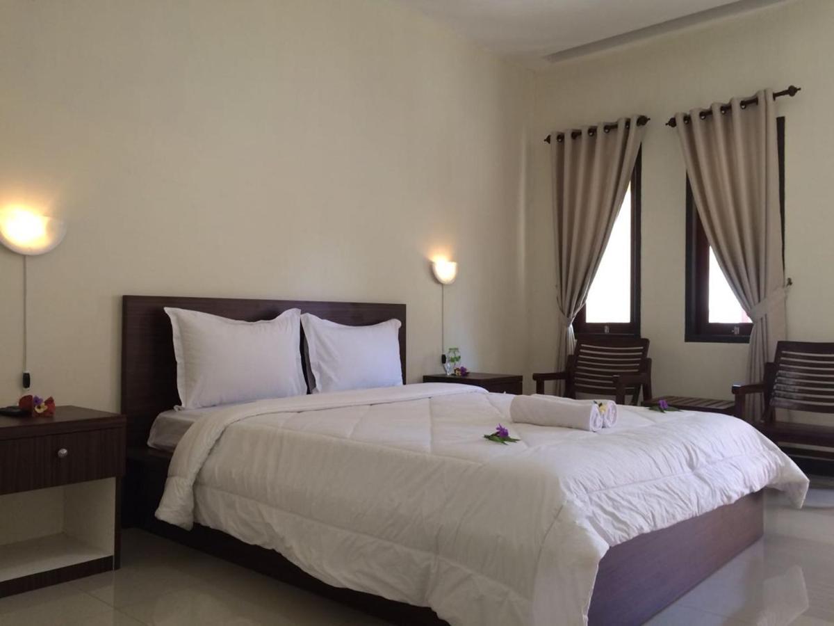 D'Batur Hotel Senggigi Exterior foto