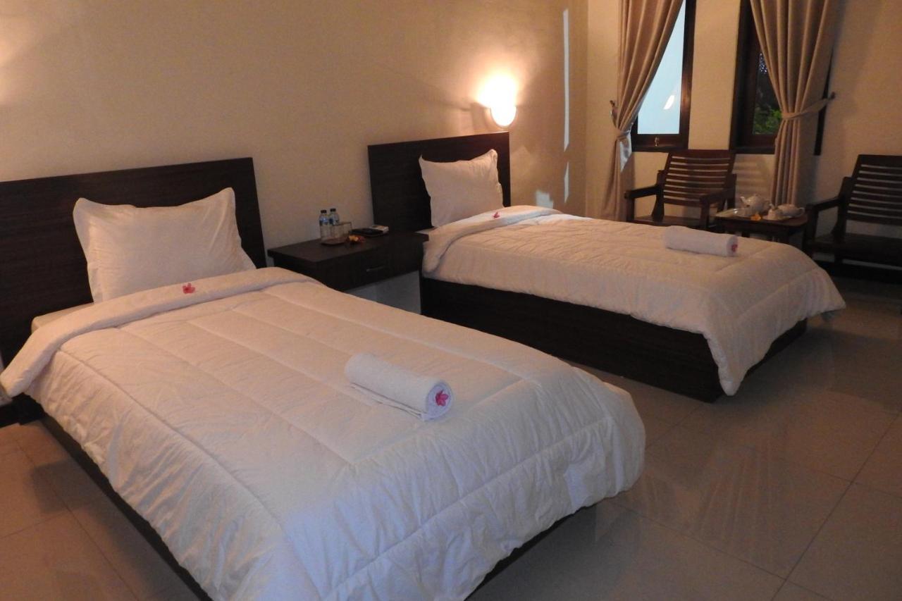 D'Batur Hotel Senggigi Exterior foto